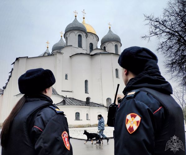В Новгородской области сотрудники Росгвардии будут задействованы в охране общественного порядка во время рождественских праздников
