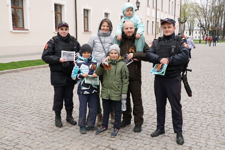 Новгородские росгвардейцы приняли участие в акции «Георгиевская лента»