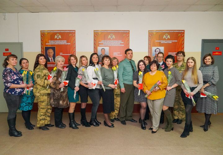 Сотрудниц регионального управления Росгвардии поздравили с Международным женским днем