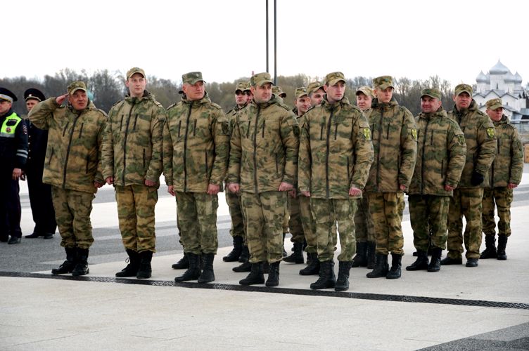 В  Великом  Новгороде росгвардейцы приняли участие в  тренировке  Парада Победы