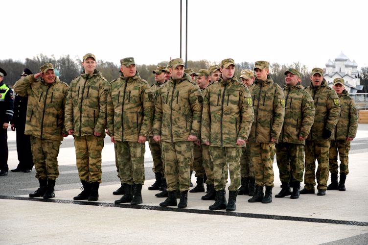 В  Великом  Новгороде росгвардейцы приняли участие в  тренировке  Парада Победы