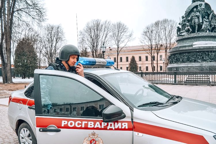  100 новгородских росгвардейцев обеспечат  правопорядок во время празднования  Дня Победы