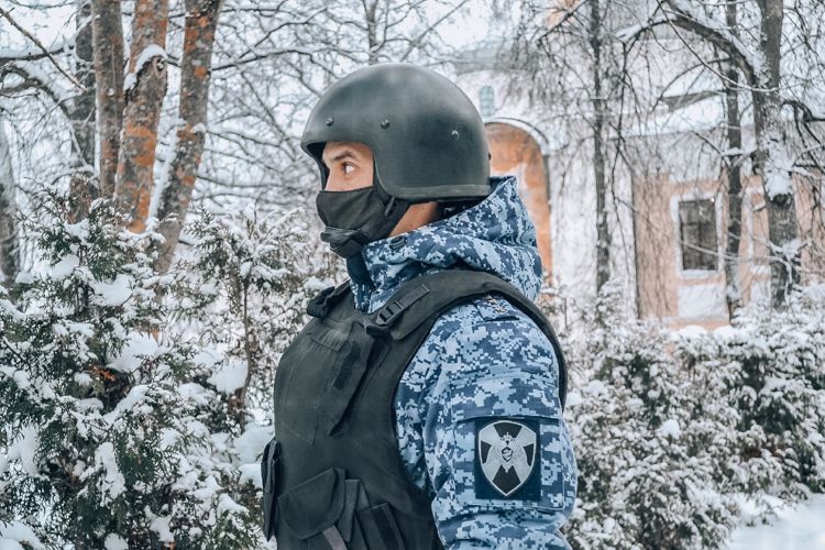 Новгородские росгвардейцы задержали подозреваемого   в покушении на убийство своей знакомой