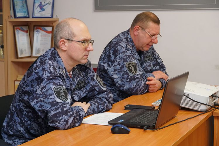 Новгородские росгвардейцы провели  заседание Координационного совета по вопросам частной охраной деятельности
