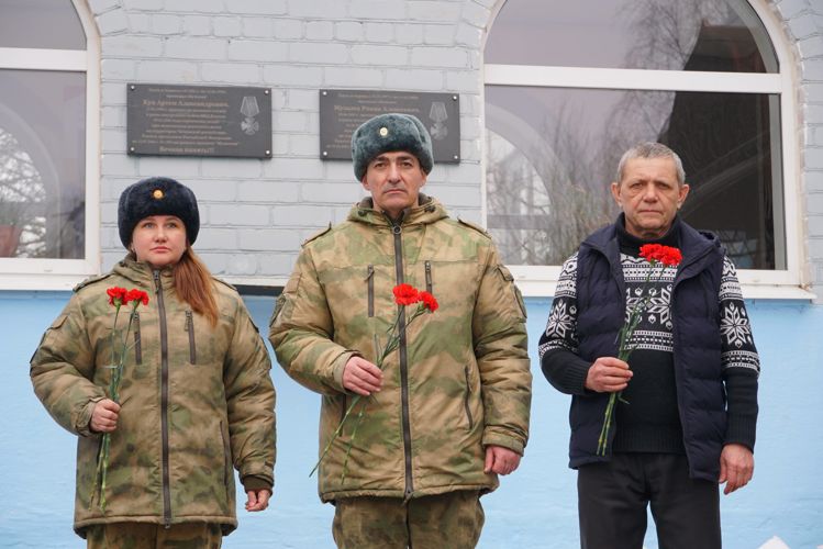 Новгородские росгвардейцы почтили память военнослужащих, героически погибших при исполнении служебного долга