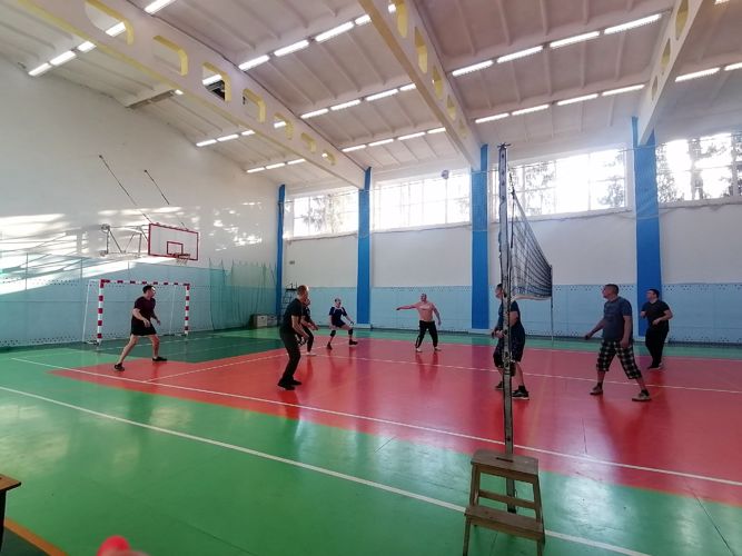 Новгородские росгвардейцы сыграли товарищеский матч по волейболу