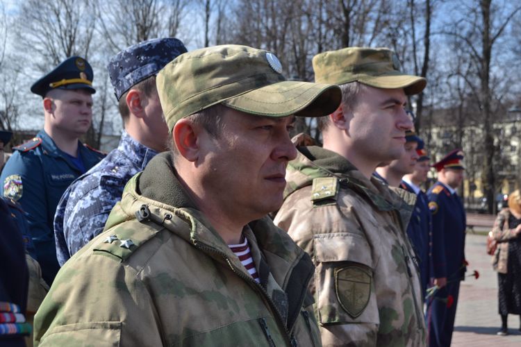 Новгородские росгвардейцы  приняли участие в выставке, посвященной подвигам героев специальной военной операции