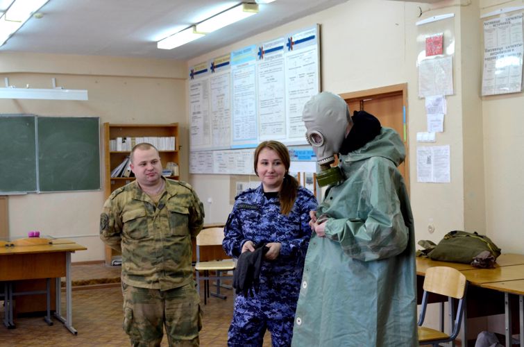 Новгородские росгвардейцы провели мероприятие для допризывной молодежи