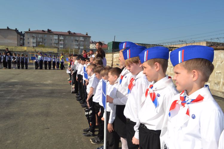 Новгородские росгвардейцы  провели  соревнования  по инженерной подготовке  в рамках детско-юношеской военно-спортивной игры «Зарничка»