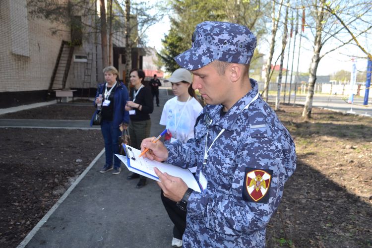 Новгородские росгвардейцы  провели  соревнования  по инженерной подготовке  в рамках детско-юношеской военно-спортивной игры «Зарничка»