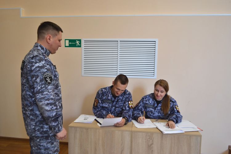 Новгородские  росгвардейцы приняли участие в «Диктанте Победы»
