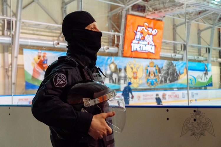 Новгородские росгвардейцы обеспечили безопасность хоккейных матчей  на кубок Владислава Третьяка