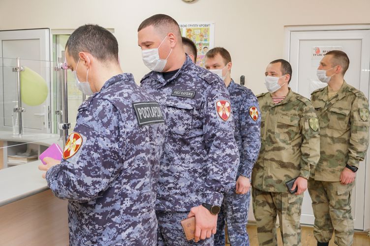 Новгородские росгвардейцы приняли участие в ведомственной акции «От сердца к сердцу»