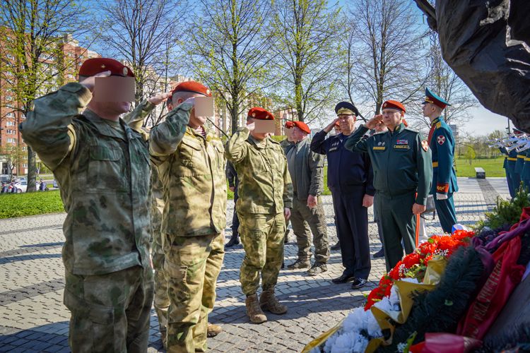 Новгородские росгвардейцы в Санкт-Петербурге на совете краповых беретов  обсудили поддержку участников СВО