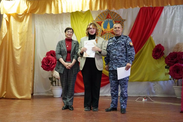 Новгородские росгвардейцы приняли участие в судействе  школьного конкурса  военно-патриотической песни