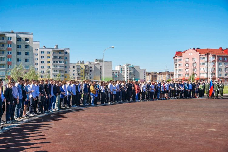 Новгородские росгвардейцы приняли участие в открытии сборов для молодежи по основам военной службы