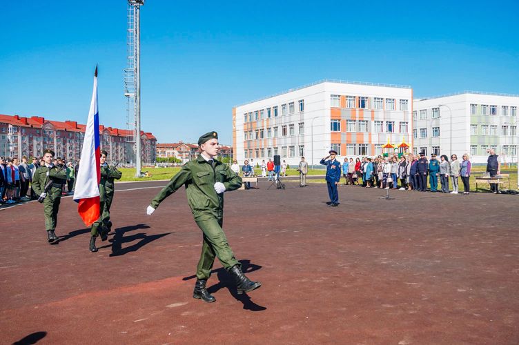 Новгородские росгвардейцы приняли участие в открытии сборов для молодежи по основам военной службы