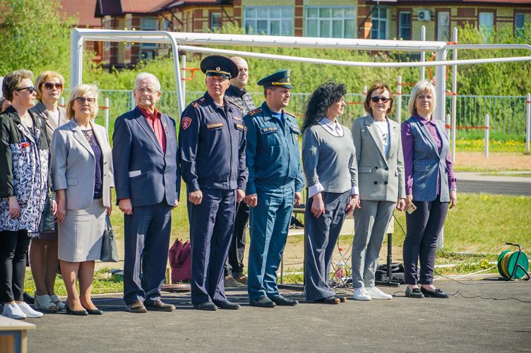 Новгородские росгвардейцы приняли участие в открытии сборов для молодежи по основам военной службы