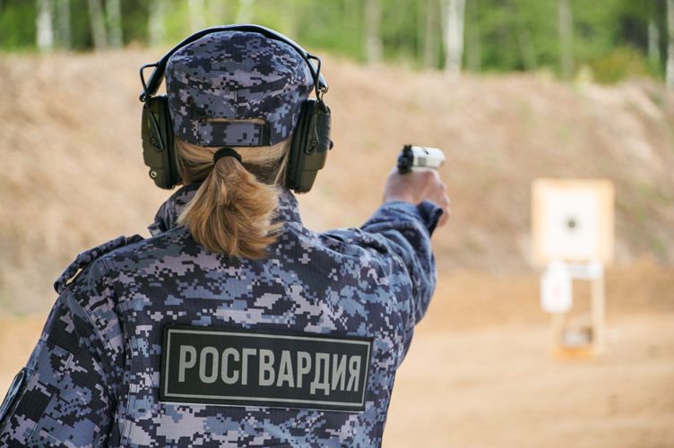 Новгородские росгвардейцы заняли призовые места на чемпионате регионального ВФСО «Динамо» по стрельбе 