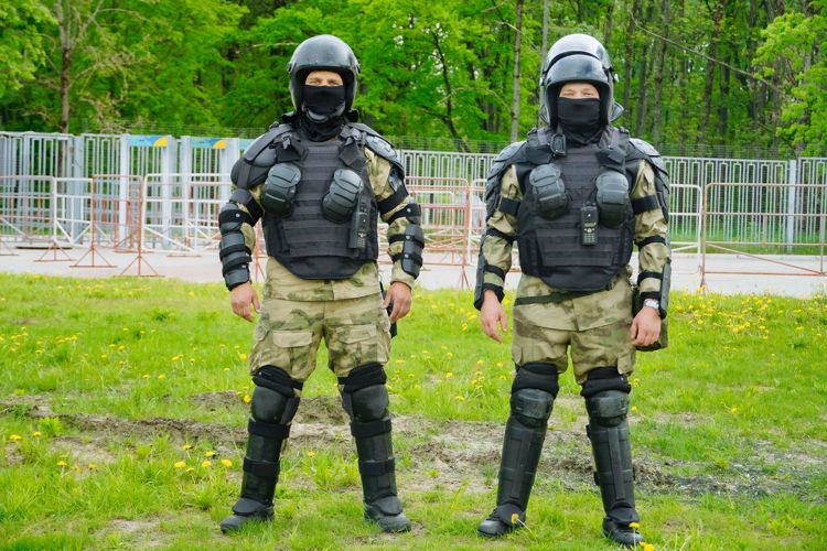 Новгородские росгвардейцы обеспечили безопасность футбольного матча Электрон – Динамо 2 