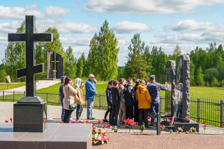 Новгородские росгвардейцы провели военно-патриотическое занятие для учащихся подшефного класса 