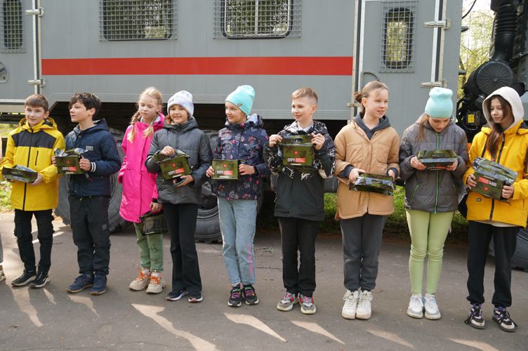 Новгородские росгвардейцы провели для школьников  тематическое занятие «Разговоры о важном»