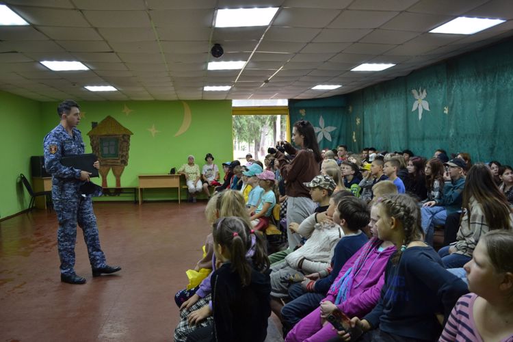  Новгородские росгвардейцы провели урок безопасности для детей 
