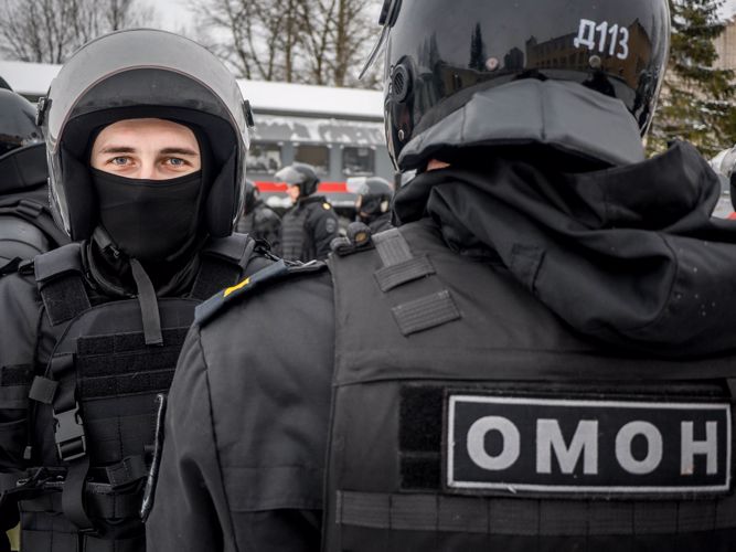 Сотрудники новгородского ОМОН Росгвардии отмечают 30-годовщину со дня образования