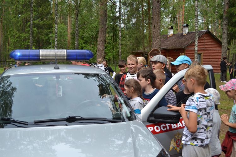 Новгородские росгвардейцы провели урок безопасности для детей 
