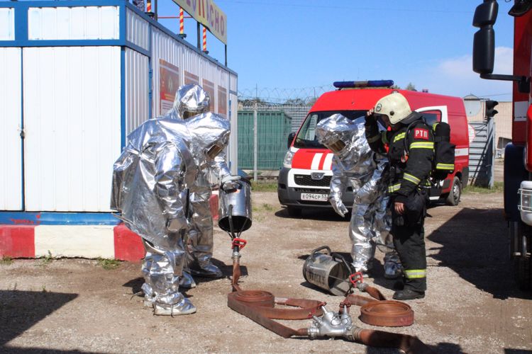 Новгородские росгвардейцы провели пожарно-тактические учения