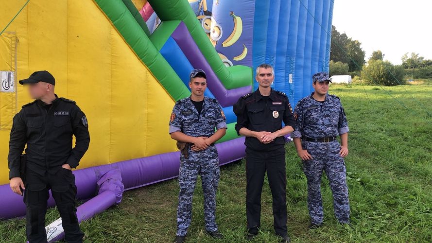 В Новгородской области росгвардейцы обеспечили безопасность граждан в проведении Дней города