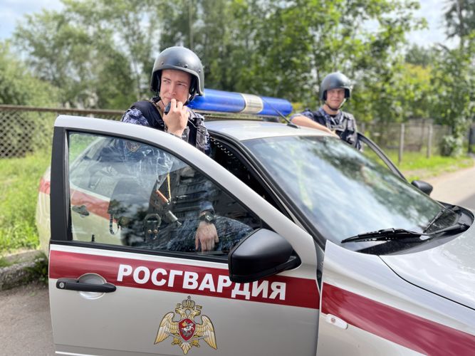 Новгородские росгвардейцы задержали подозреваемого в нанесении ножевого ранения