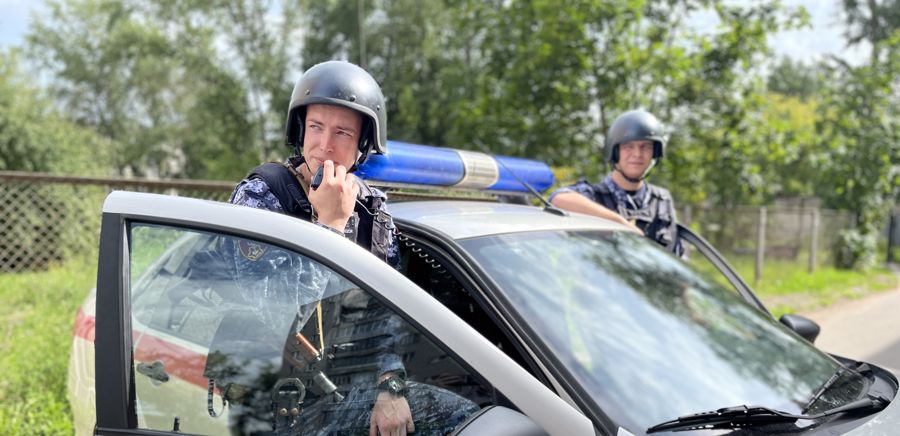 Новгородские росгвардейцы задержали подозреваемого в нанесении ножевого ранения