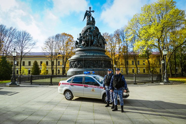Новгородские росгвардейцы обеспечили правопорядок на мероприятиях, посвященных 1164-летию Дня Великого Новгорода