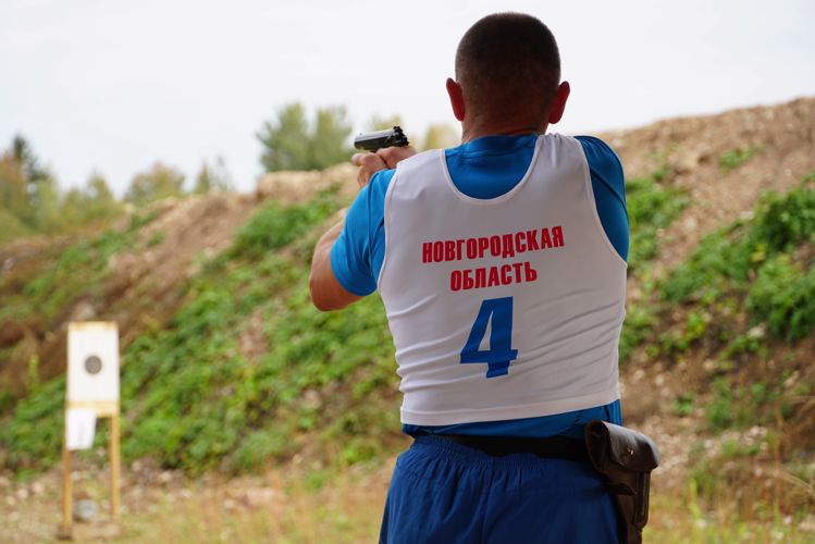 Новгородские росгвардейцы успешно выступили на чемпионате регионального ВФСО «Динамо» по служебному биатлону