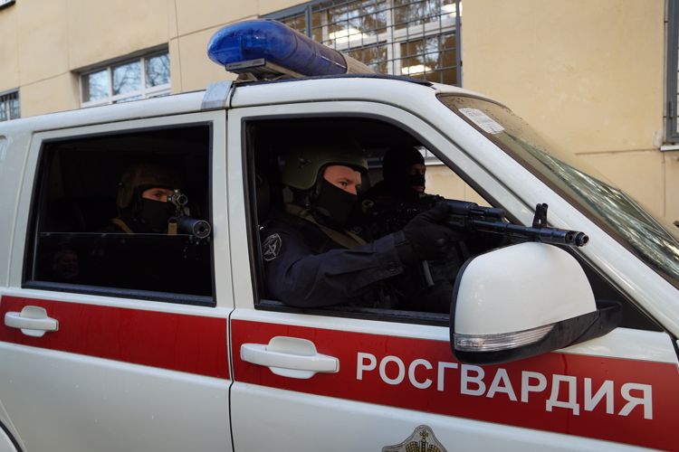 Сотрудники новгородского ОМОН Росгвардии подвели итоги работы за  8 месяцев 2023 года