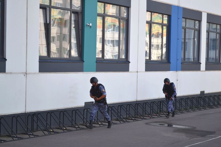 Новгородские росгвардейцы проводят контрольную проверку готовности 	образовательных учреждений  к 1 сентября