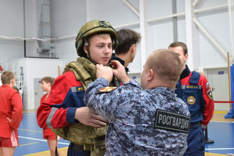 Новгородские росгвардейцы приняли участие в судействе молодежных соревнований по прикладным и технических дисциплинам
