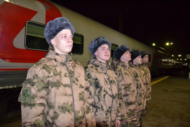 Новгородские юноши отправились служить в Северо-Западный округ Росгвардии