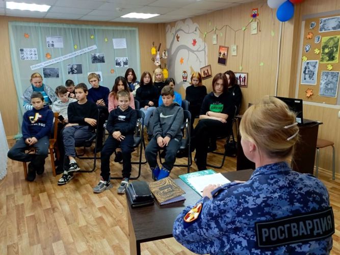 Новгородские росгвардейцы провели открытые уроки профессиональной ориентированности