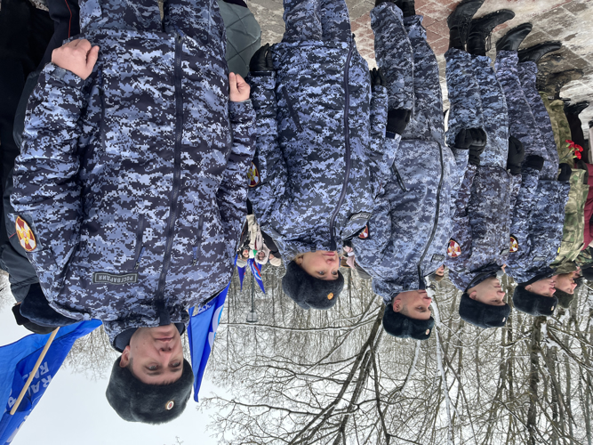 Новгородские росгвардейцы приняли участие в митинге, посвященном Дню Героев Отечества