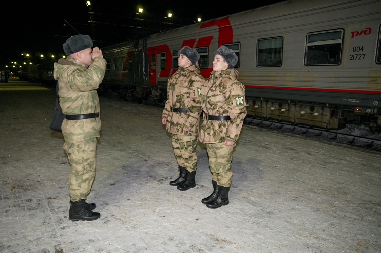 Новгородские юноши отправились служить в Северо-Западный округ Росгвардии