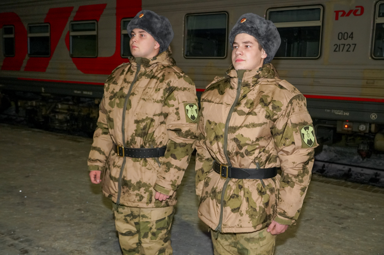 Новгородские юноши отправились служить в Северо-Западный округ Росгвардии