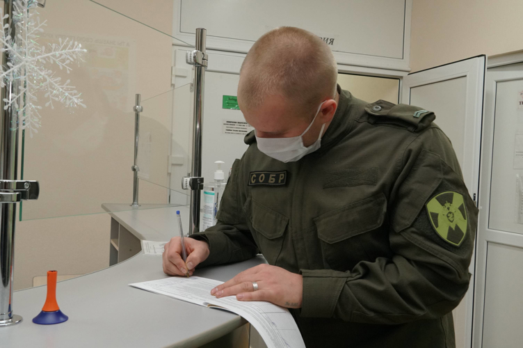 Новгородские росгвардейцы  сдали  более  6  литров донорской крови