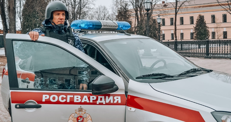 Новгородские росгвардейцы обеспечивают  безопасность массовых мероприятий, посвященных  80-летию освобождения  Новгорода от немецко-фашистских захватчиков