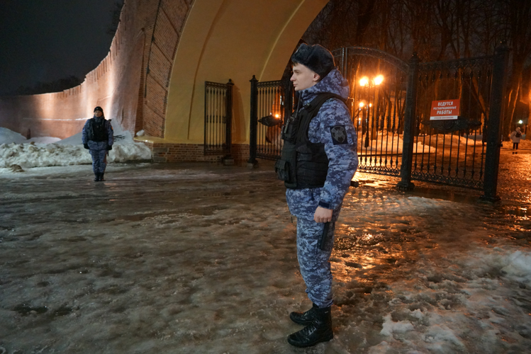 Новгородские росгвардейцы обеспечивают  безопасность массовых мероприятий, посвященных  80-летию освобождения  Новгорода от немецко-фашистских захватчиков