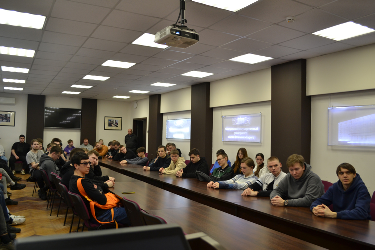 Новгородские росгвардейцы  пригласили студентов на службу и учебу