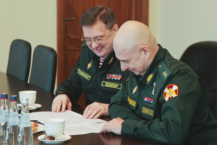 Ко Дню защитника Отечества Росгвардия исполнила мечту новгородского школьника