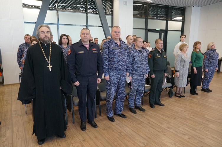 В Великом Новгороде прошли торжественные мероприятия, посвященные Дню подразделений лицензионно-разрешительной работы и государственного контроля Росгвардии