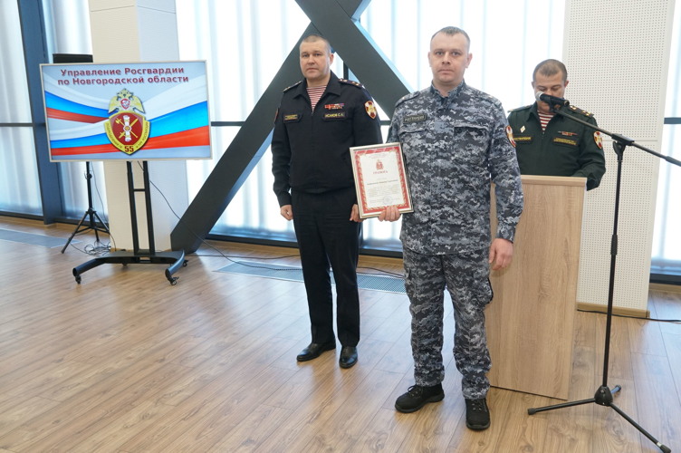 В Великом Новгороде прошли торжественные мероприятия, посвященные Дню подразделений лицензионно-разрешительной работы и государственного контроля Росгвардии